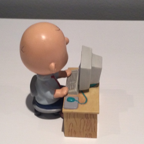 Peanuts Charlie Brown Figurine Cyber Chuck Hallmark Peanuts Gallery 2001 in Box - Picture 6 of 10